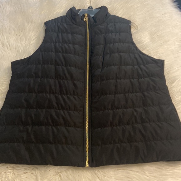MICHAEL KORS Women’s Vest size 1X  zipper front gold length 28” bust 46” black - Picture 6 of 12